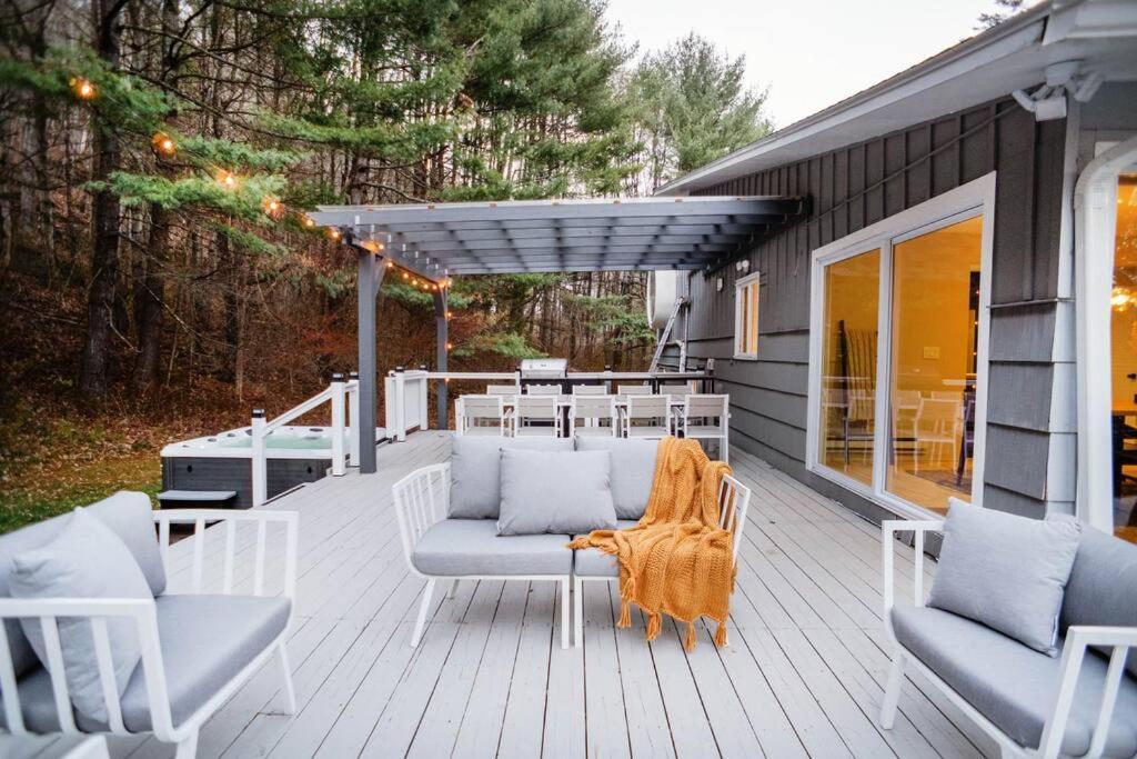 Prattvilla -Catskill -Mountain Escape 5 Bedroom ,3 Bath With Hot Tub Prattsville Exterior photo
